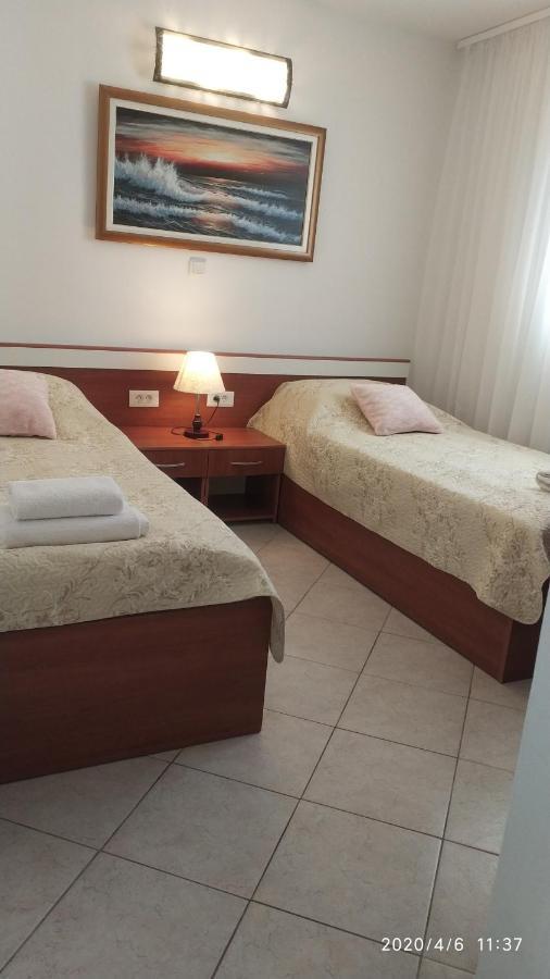 Diklo Beach Apartments Robert & Renata Zara Esterno foto