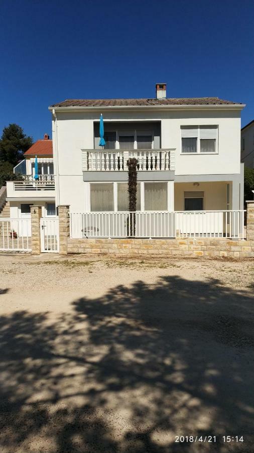 Diklo Beach Apartments Robert & Renata Zara Esterno foto